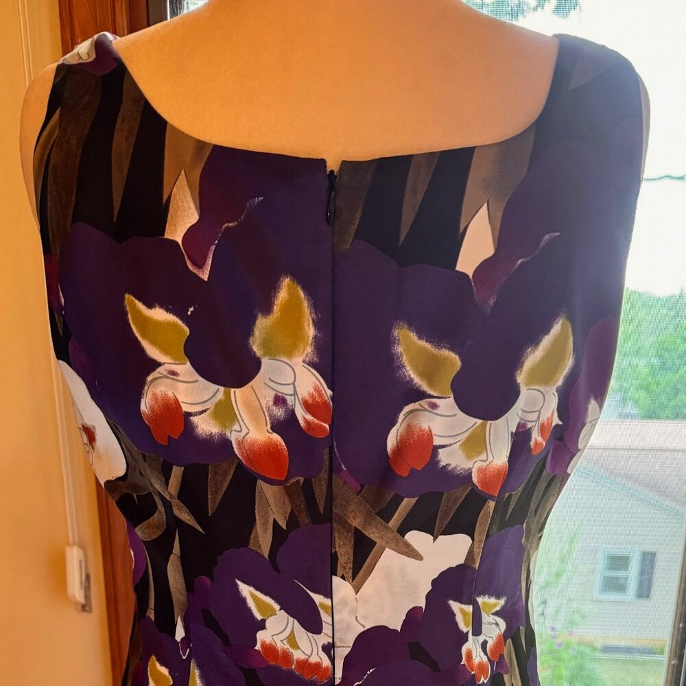 Tahari Purple Floral Sheath Dress Satin Polyester Blend, SZ 12, EUC - Picture 3 of 14